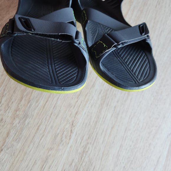 Teva Barracuda Hiking Sport Sandals Waterproof Adjustable Strap Black Green Mens main image 6